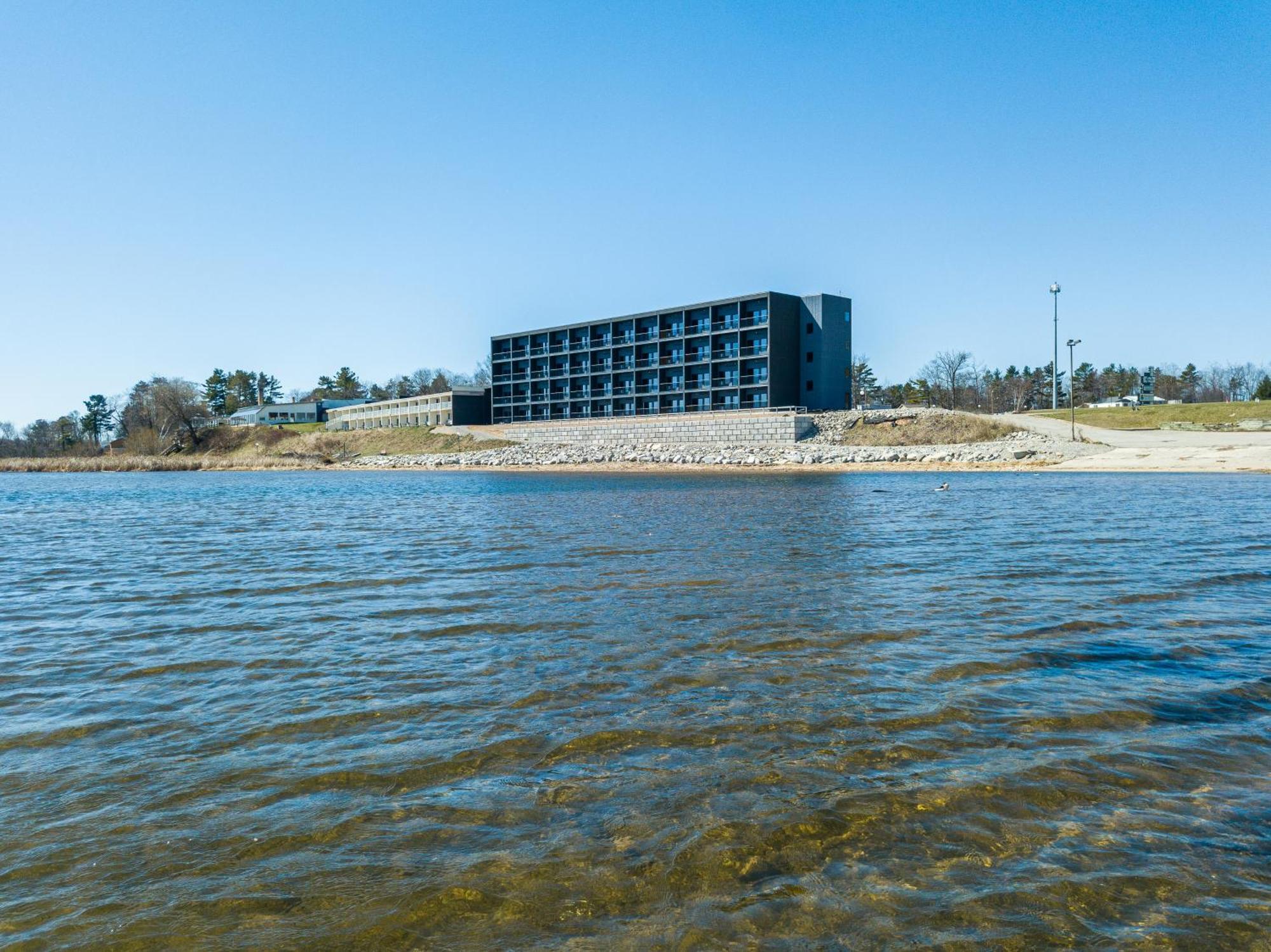 Terrace Bay Hotel - Lakefront Escanaba Exterior foto